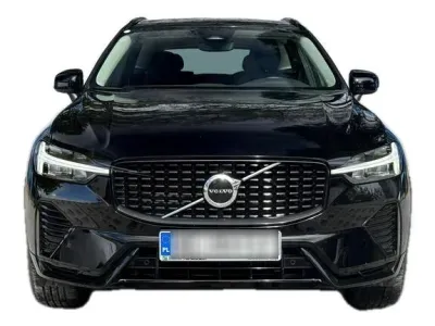 CZARNY SUV VOLVO XC60 z 2023 r., BENZYNA, skrzynia biegów AUTOMATYCZNA 197KM, zdjęcie 12 z 17