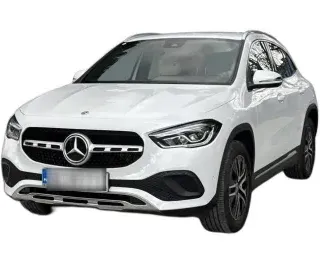 BIAŁY SUV MERCEDES GLA z 2023 r., HYBRYDA/BENZYNA, skrzynia biegów AUTOMATYCZNA 218KM, zdjęcie główne