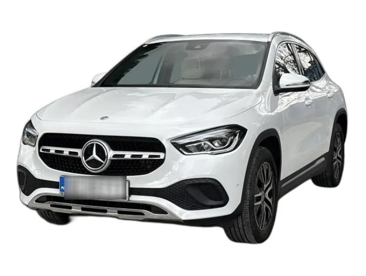 BIAŁY SUV MERCEDES GLA z 2023 r., HYBRYDA/BENZYNA, skrzynia biegów AUTOMATYCZNA 218KM, zdjęcie główne