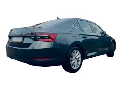 SZARY SEDAN SKODA SUPERB III z 2021 r., BENZYNA, skrzynia biegów AUTOMATYCZNA 150KM, zdjęcie 3 z 15