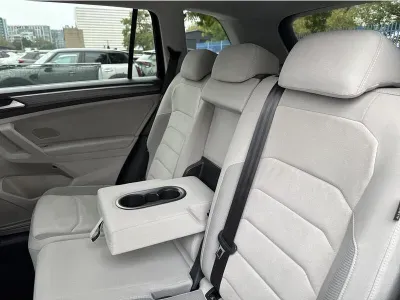 CZARNY SUV VOLKSWAGEN TIGUAN z 2022 r., DIESEL, skrzynia biegów AUTOMATYCZNA 150KM, zdjęcie 8 z 18