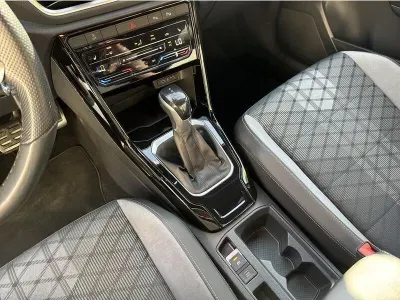 NIEBIESKI SUV VOLKSWAGEN T-ROC z 2022 r., BENZYNA, skrzynia biegów AUTOMATYCZNA 150KM, zdjęcie 4 z 19