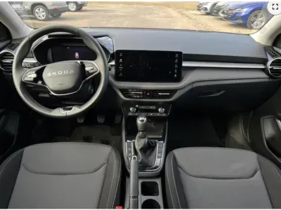 POMARAŃCZOWY HATCHBACK SKODA FABIA z 2025 r., BENZYNA, skrzynia biegów MANUALNA 116KM, zdjęcie 7 z 16