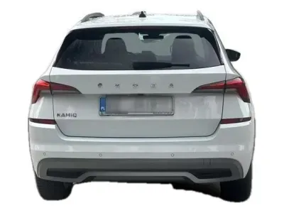 BIAŁY SUV SKODA KAMIQ z 2022 r., BENZYNA, skrzynia biegów AUTOMATYCZNA 110KM, zdjęcie 6 z 17