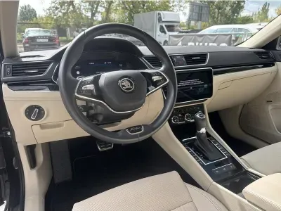 CZARNY HATCHBACK SKODA SUPERB z 2023 r., BENZYNA, skrzynia biegów AUTOMATYCZNA 280KM, zdjęcie 11 z 19