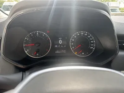 SZARY HATCHBACK RENAULT CLIO z 2022 r., BENZYNA, skrzynia biegów MANUALNA 90KM, zdjęcie 5 z 19