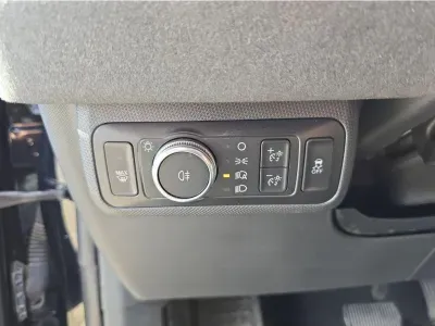 CZARNY SUV FORD MUSTANG MACH-E z 2022 r., ELEKTRYCZNY, skrzynia biegów AUTOMATYCZNA 358KM, zdjęcie 5 z 29