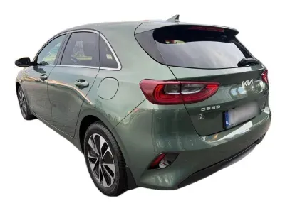 ZIELONY HATCHBACK KIA CEED z 2024 r., BENZYNA, skrzynia biegów AUTOMATYCZNA 103KM, zdjęcie 24 z 27