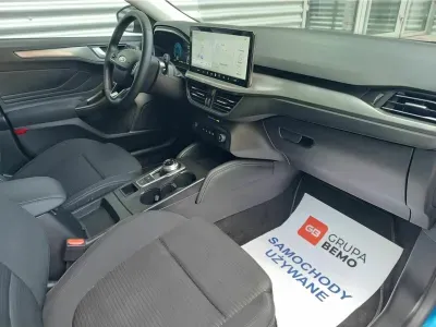 NIEBIESKI KOMBI FORD FOCUS z 2024 r., DIESEL, skrzynia biegów AUTOMATYCZNA 115KM, zdjęcie 11 z 20