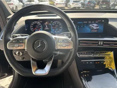 CZARNY SUV MERCEDES CLASE EQC z 2022 r., ELEKTRYCZNY, skrzynia biegów AUTOMATYCZNA 408KM, zdjęcie 5 z 18