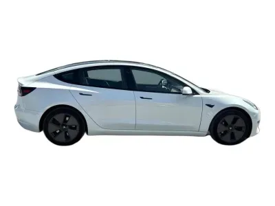 BIAŁY SEDAN TESLA MODEL 3 z 2022 r., ELEKTRYCZNY, skrzynia biegów AUTOMATYCZNA 306KM, zdjęcie 9 z 19