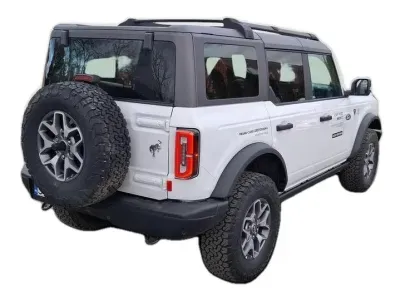 BIAŁY SUV FORD BRONCO z 2023 r., BENZYNA, skrzynia biegów AUTOMATYCZNA 246KM, zdjęcie 19 z 32