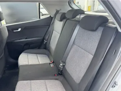 SREBRNY SUV KIA STONIC z 2025 r., BENZYNA, skrzynia biegów MANUALNA 58KM, zdjęcie 18 z 21