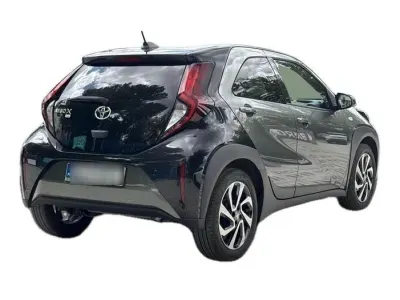 ZIELONY SUV TOYOTA AYGO X z 2022 r., BENZYNA, skrzynia biegów MANUALNA 72KM, zdjęcie 16 z 18