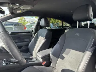 SZARY HATCHBACK VOLKSWAGEN ARTEON z 2022 r., BENZYNA, skrzynia biegów AUTOMATYCZNA 190KM, zdjęcie 8 z 19