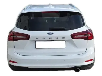 BIAŁY KOMBI FORD FOCUS z 2023 r., DIESEL, skrzynia biegów AUTOMATYCZNA 85KM, zdjęcie 5 z 10