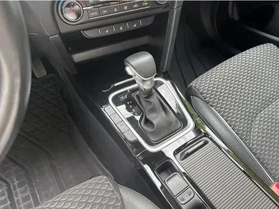 ZIELONY HATCHBACK KIA CEED z 2024 r., BENZYNA, skrzynia biegów AUTOMATYCZNA 140KM, zdjęcie 14 z 19