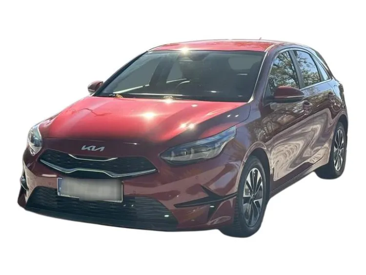 CZERWONY HATCHBACK KIA CEED z 2024 r., BENZYNA, skrzynia biegów AUTOMATYCZNA 140KM, zdjęcie główne