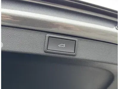 SZARY KOMBI SKODA OCTAVIA COMBI z 2024 r., BENZYNA, skrzynia biegów MANUALNA 150KM, zdjęcie 9 z 18