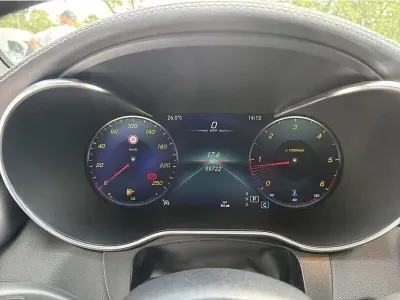 CZARNY SUV MERCEDES CLASE GLC z 2023 r., DIESEL, skrzynia biegów AUTOMATYCZNA 245KM, zdjęcie 12 z 18