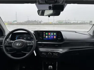 ZIELONY HATCHBACK HYUNDAI I20 z 2023 r., BENZYNA, skrzynia biegów MANUALNA 84KM, zdjęcie 8 z 8