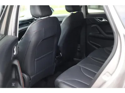 SREBRNY SUV MG HS z 2025 r., HYBRYDA/BENZYNA, skrzynia biegów AUTOMATYCZNA 272KM, zdjęcie 7 z 8