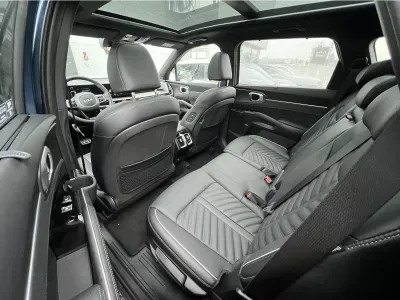 NIEBIESKI SUV KIA SORENTO IV z 2025 r., DIESEL, skrzynia biegów AUTOMATYCZNA 193KM, zdjęcie 8 z 15