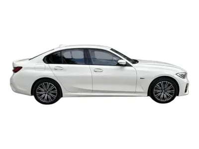 BIAŁY SEDAN BMW SERIE 3 z 2022 r., HYBRYDA/BENZYNA, skrzynia biegów AUTOMATYCZNA 292KM, zdjęcie 10 z 19