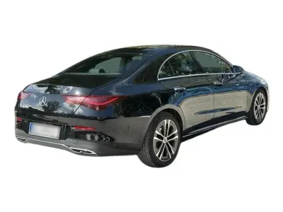 CZARNY SEDAN MERCEDES CLASE CLA z 2023 r., BENZYNA, skrzynia biegów AUTOMATYCZNA 150KM, zdjęcie 17 z 19