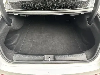 BIAŁY SEDAN MERCEDES CLASE CLA z 2022 r., BENZYNA, skrzynia biegów AUTOMATYCZNA 163KM, zdjęcie 4 z 19