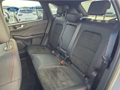 SZARY SUV FORD KUGA z 2024 r., HYBRYDA/BENZYNA, skrzynia biegów AUTOMATYCZNA 112KM, zdjęcie 19 z 28
