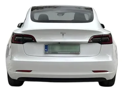 BIAŁY SEDAN TESLA MODEL 3 z 2023 r., ELEKTRYCZNY, skrzynia biegów AUTOMATYCZNA 306KM, zdjęcie 10 z 19