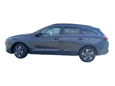 SZARY KOMBI HYUNDAI I30 z 2025 r., BENZYNA, skrzynia biegów AUTOMATYCZNA 140KM, zdjęcie 5 z 8