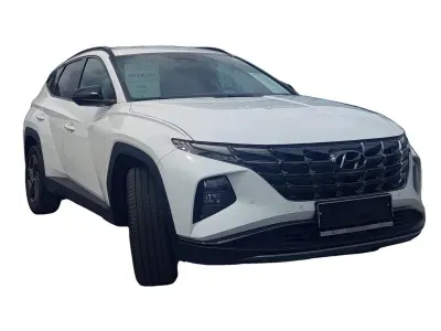 BIAŁY SUV HYUNDAI TUCSON z 2024 r., HYBRYDA/BENZYNA, skrzynia biegów AUTOMATYCZNA 230KM, zdjęcie główne