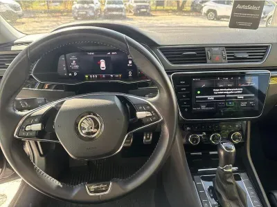 CZARNY KOMBI SKODA SUPERB z 2022 r., DIESEL, skrzynia biegów AUTOMATYCZNA 150KM, zdjęcie 18 z 19