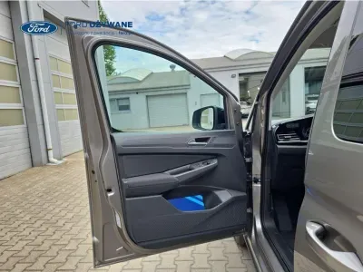 ZŁOTY VAN FORD TOURNEO CONNECT z 2026 r., DIESEL, skrzynia biegów AUTOMATYCZNA 90KM, zdjęcie 17 z 32