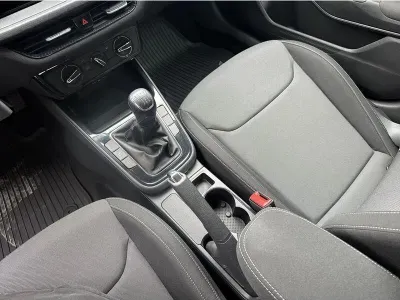 BIAŁY HATCHBACK SKODA FABIA z 2023 r., BENZYNA, skrzynia biegów MANUALNA 110KM, zdjęcie 4 z 19