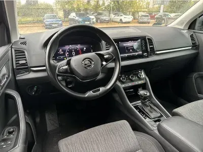 SZARY SUV SKODA KAROQ z 2021 r., BENZYNA, skrzynia biegów AUTOMATYCZNA 150KM, zdjęcie 14 z 19