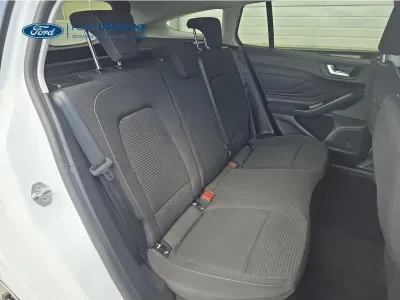 SREBRNY KOMBI FORD FOCUS z 2023 r., BENZYNA, skrzynia biegów MANUALNA 92KM, zdjęcie 14 z 20