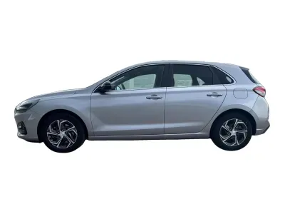SREBRNY HATCHBACK HYUNDAI I30 z 2024 r., BENZYNA, skrzynia biegów MANUALNA 120KM, zdjęcie 2 z 8