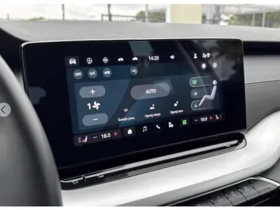 SZARY KOMBI SKODA OCTAVIA COMBI z 2024 r., BENZYNA, skrzynia biegów MANUALNA 150KM, zdjęcie 5 z 18