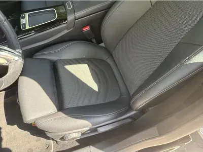 CZARNY SEDAN MERCEDES CLASE CLA z 2023 r., BENZYNA, skrzynia biegów AUTOMATYCZNA 150KM, zdjęcie 12 z 19