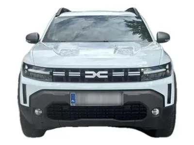 BIAŁY SUV DACIA DUSTER III z 2024 r., BENZYNA, skrzynia biegów MANUALNA 131KM, zdjęcie 2 z 19
