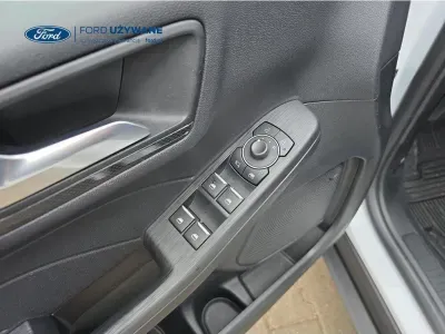 BIAŁY SUV FORD KUGA z 2022 r., HYBRYDA/BENZYNA, skrzynia biegów AUTOMATYCZNA 112KM, zdjęcie 10 z 28