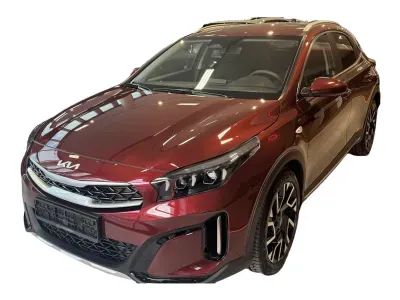 BORDOWY CROSSOVER KIA XCEED z 2025 r., BENZYNA, skrzynia biegów AUTOMATYCZNA 150KM, zdjęcie główne