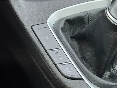 NIEBIESKI HATCHBACK HYUNDAI I30 z 2024 r., BENZYNA, skrzynia biegów MANUALNA 120KM, zdjęcie 6 z 14