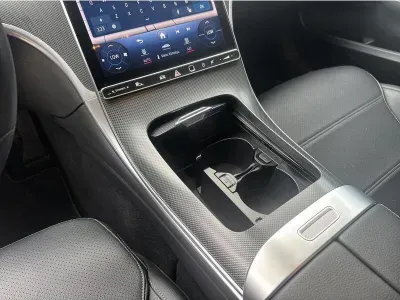 CZARNY KOMBI MERCEDES C-KLASSE-KOMBI z 2022 r., BENZYNA, skrzynia biegów AUTOMATYCZNA 190KM, zdjęcie 10 z 17