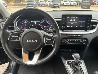 CZARNY KOMBI KIA CEED z 2023 r., BENZYNA, skrzynia biegów AUTOMATYCZNA 160KM, zdjęcie 5 z 19