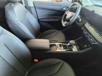 BIAŁY SUV MG HS PLUG IN HYBRID z 2026 r., HYBRYDA/BENZYNA, skrzynia biegów AUTOMATYCZNA 272KM, zdjęcie 20 z 20