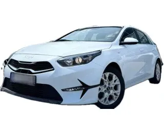 BIAŁY HATCHBACK KIA CEED z 2023 r., BENZYNA, skrzynia biegów AUTOMATYCZNA 118KM, zdjęcie główne